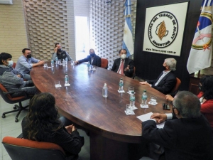 Implementar&iacute;an beneficio nacional a trabajadores del campo