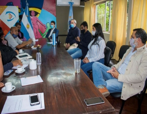 Concejales radicales recibieron a canillitas