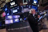 Jornada financiera: cayeron acciones y bonos y el riesgo pa&iacute;s se acerc&oacute; a los 700 puntos