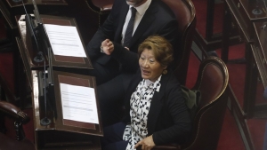 La senadora libertaria Vilma Bedia inició el proceso para dar de baja los contratos de sus familiares