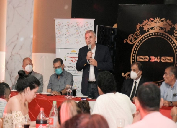 Certificados del "Curso de Manejo de Maquinaria Pesada"