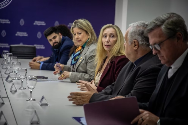 El Gobierno mantiene la agenda por la visita del Papa, pero monitorea el avance del posoperatorio