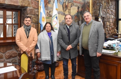 Reuni&oacute;n institucional con referente de empresa Papel Noa