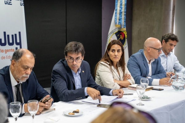 El Gobierno de Jujuy ofreci&oacute; un 10% de aumento salarial a los gremios docentes