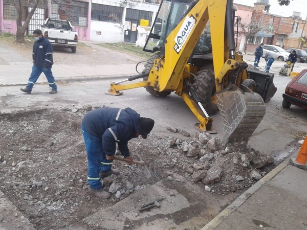 Agua Potable de Jujuy culminó reparaciones de calzada en San Pedrito, Luján y Almirante Brown