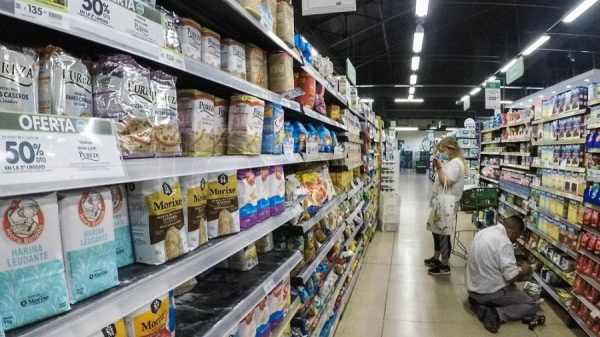Ventas en supermercados subieron 4,3% en noviembre y en los shoppings, 57,9%