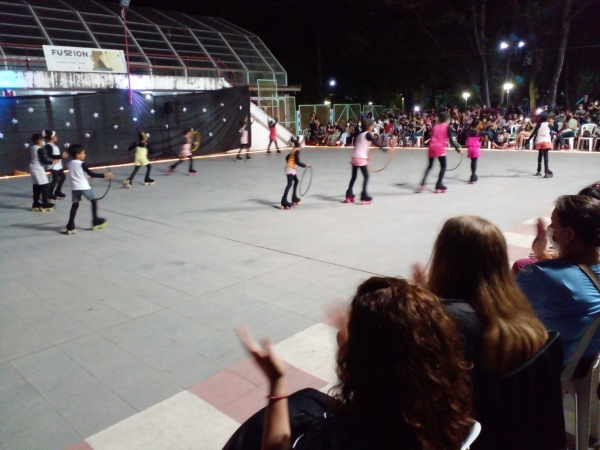 La Escuela Municipal cerr&oacute; el a&ntilde;o con una espectacular gala nocturna