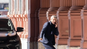 Caputo ahora arma una calesita con USD 781 millones del Bopreal, entre el Tesoro y el Central