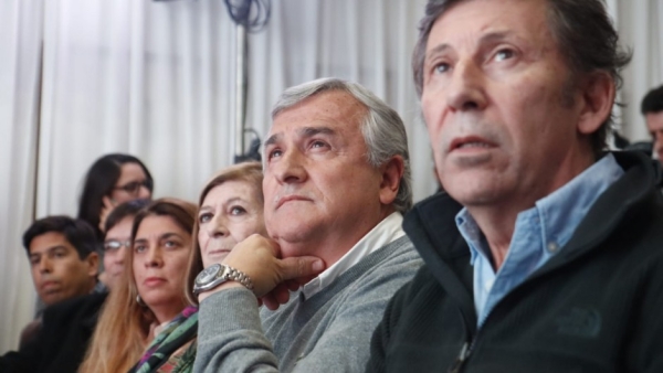 "Alberto ya se cay&oacute;, gobierna Cristina"