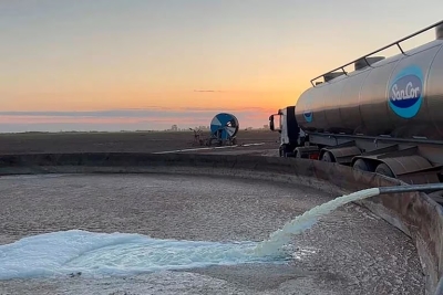 Nueva evidencia: estiman que Sancor ya derram&oacute; 100.000 litros de leche por un bloqueo sindical y la negativa del gobierno a imponer una conciliaci&oacute;n obligatoria