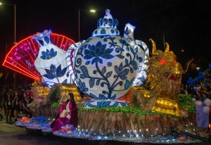 75° Fiesta Nacional de los Estudiantes: multitudinario último desfile de carrozas y carruajes