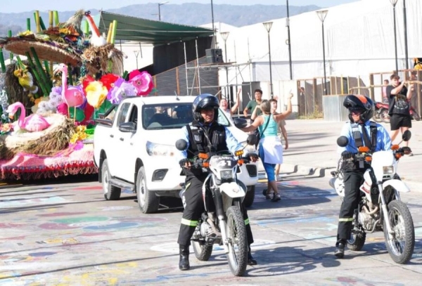 Circular con precauci&oacute;n por el traslado de carrozas