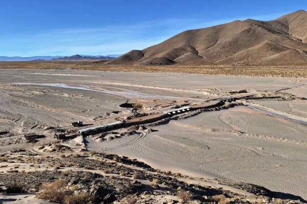 Obras del puente sobre el R&iacute;o Las Burras, al 85%