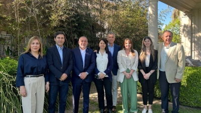 Macri reuni&oacute; a los senadores del PRO y espera una negociaci&oacute;n con Milei: "Hace rato que no hay milanesas"