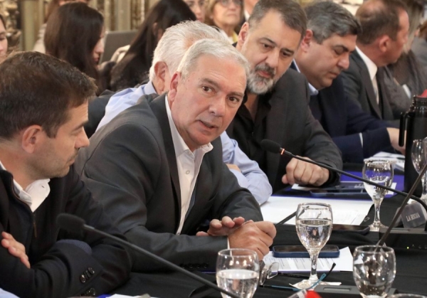 Manzur particip&oacute; de la doble jornada de trabajo del COFESA