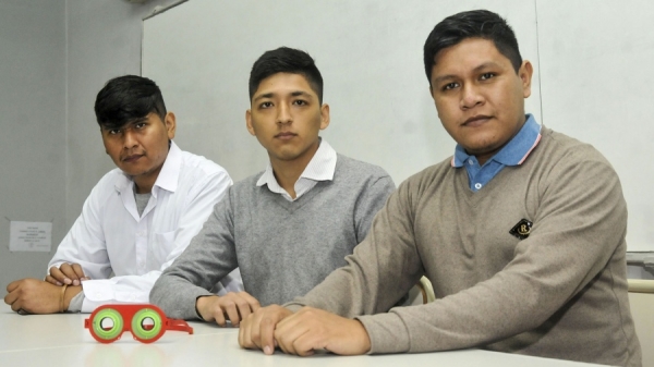 Estudiantes juje&ntilde;os dise&ntilde;aron con impresoras 3D los lentes "Wallie" para tratamientos a ni&ntilde;os