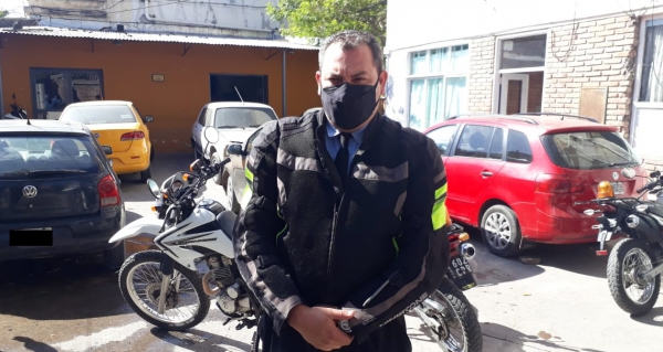 Taxis truchos, sin RTV ni seguros