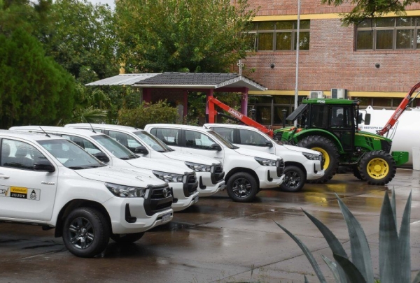 Nuevos veh&iacute;culos y maquinaria para Vialidad