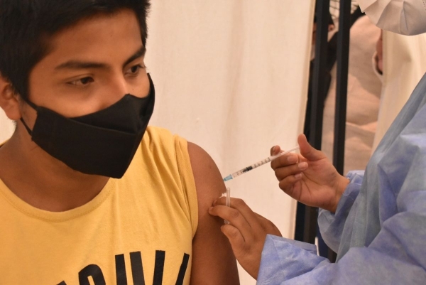 La tercera dosis se aplica a toda persona desde los 12 a&ntilde;os en adelante