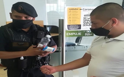 Pago a pasantes en el Banco de Desarrollo