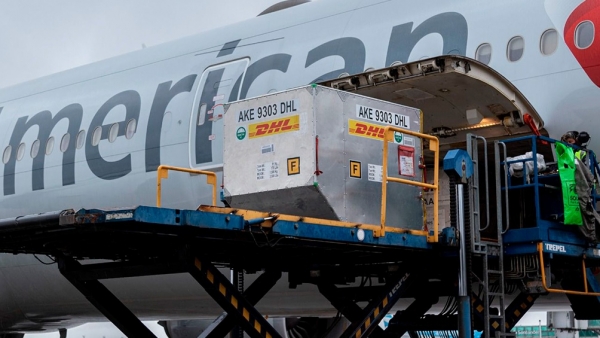 Lleg&oacute; al pa&iacute;s el primer cargamento de vacunas Pfizer