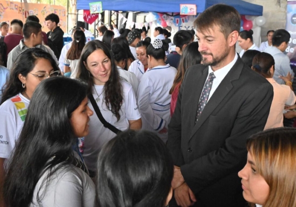 Expo Carreras congreg&oacute; a cientos de estudiantes