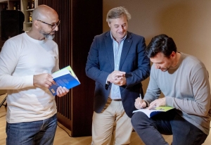 Concejales en la presentación del libro "Ciudades Azules"
