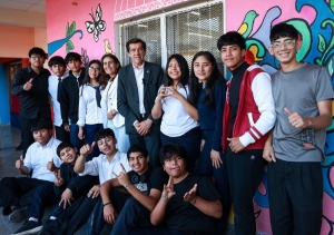 Sadir visitó a alumnos integrantes de proyecto literario