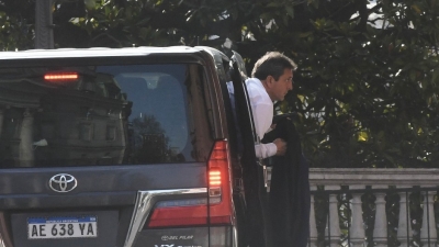 Exclusivo: Massa eval&uacute;a abrir la importaci&oacute;n de polietileno para romper el monopolio de Dow