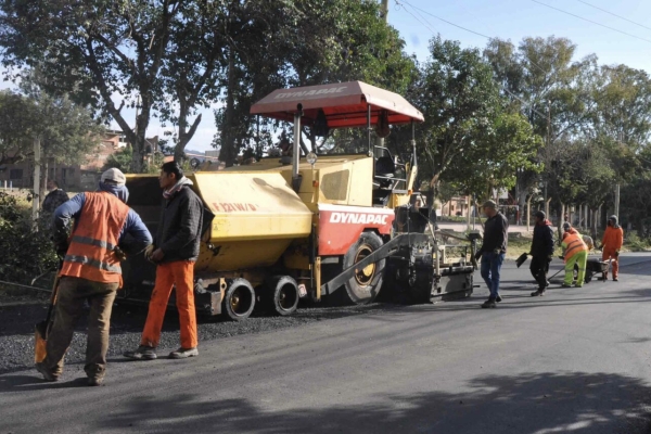 El municipio capitalino repavimenta la calle Cha&ntilde;i