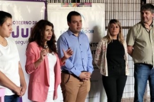 Capacitan a operadores en prevenci&oacute;n y posvenci&oacute;n del suicidio