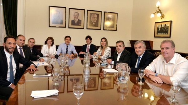 Para la oposici&oacute;n, Alberto "est&aacute; fuera de la realidad"