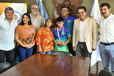 Concejales recibieron al atleta Gonzalo Julian, campe&oacute;n en el Torneo Americano TRI21
