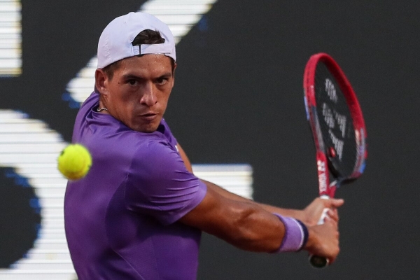 El argentino B&aacute;ez avanz&oacute; a los cuartos de final del ATP de Santiago de Chile
