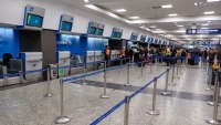 Tras el paro salvaje del viernes, el Gobierno decidi&oacute; reglamentar la esencialidad del servicio aeron&aacute;utico comercial