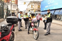 Inician controles de tr&aacute;nsito por toda la ciudad