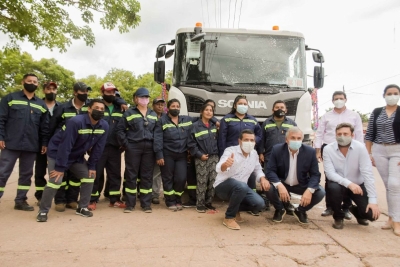 Entregan un cami&oacute;n compactador para Palma Sola