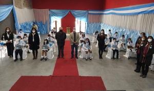 Alumnos de la &ldquo;Marina Vilte&rdquo; prometieron lealtad a la Bandera