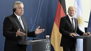 Fern&aacute;ndez volvi&oacute; a proponer alimentos y energ&iacute;a para Europa