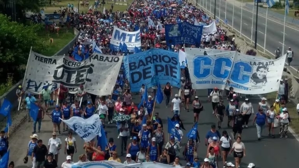 El Gobierno congel&oacute; el Potenciar Trabajo: cu&aacute;nto se cobra y cu&aacute;ndo es el pr&oacute;ximo pago