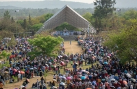 Multitudinaria convocatoria en la primera peregrinaci&oacute;n a R&iacute;o Blanco