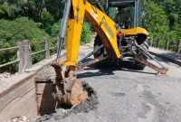 Puente en B&deg;Huaico. Iniciaron las obras de reparaci&oacute;n