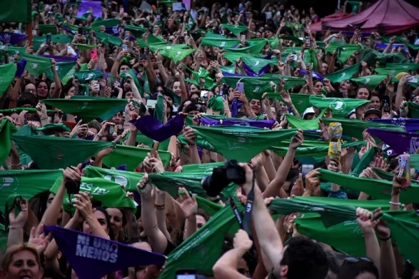 Marcha del #8M: historias entre la multitud que se moviliz&oacute; por el D&iacute;a de la Mujer 2024