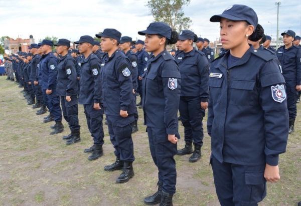 Seguridad: nuevos oficiales accedieron a su primer sueldo