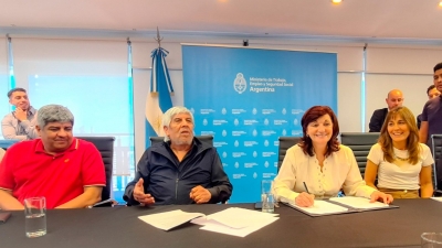 Camioneros acord&oacute; un aumento salarial de 107% y un bono de 100 mil pesos