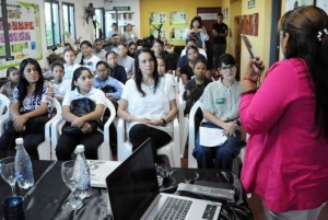 Charlas por el D&iacute;a Internacional de la Mujer y la Ni&ntilde;a