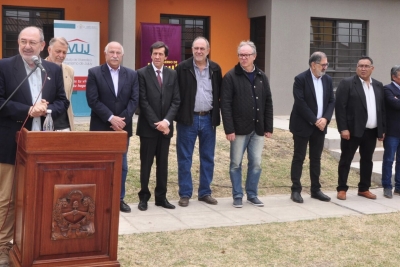 El intendente Jorge acompa&ntilde;&oacute; la entrega de 60 viviendas en Alto Comedero