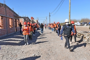 Visita a viviendas en construcci&oacute;n