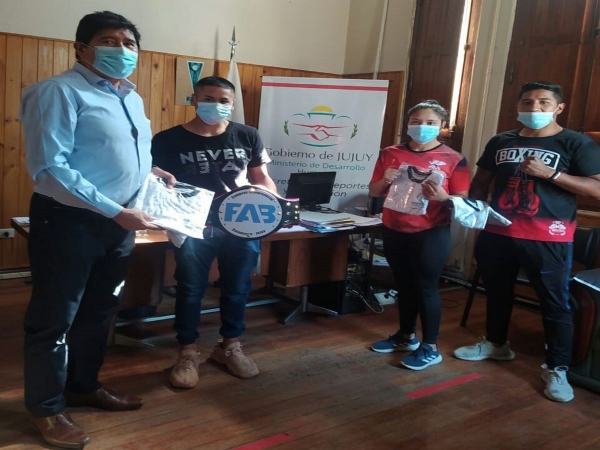 Apoyo a Boxeadores que competir&aacute;n en Catamarca