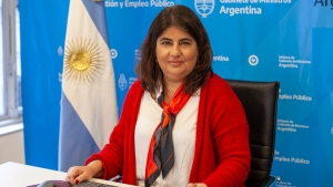 Gobierno nacional acord&oacute; 14% de aumento a estatales